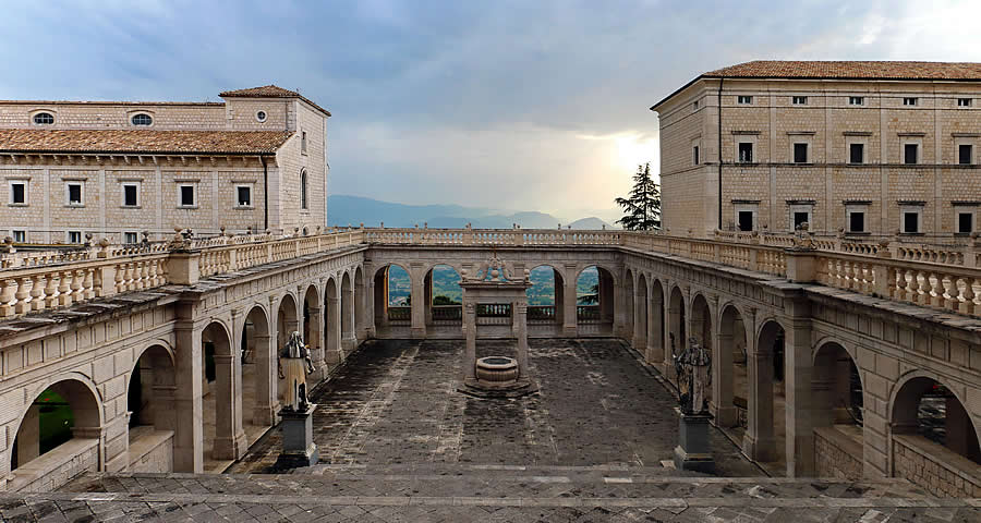 Mount Cassino Abbey Italian beach private house summer holiday tours